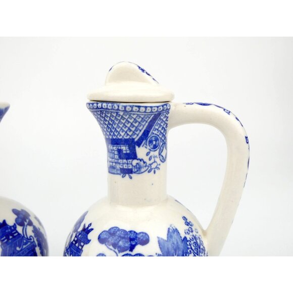 Set Of 2 Vintage Blue & White Ceramic Oil & Vinegar Cruet Pitchers With 1 Lid - Picture 13 of 16